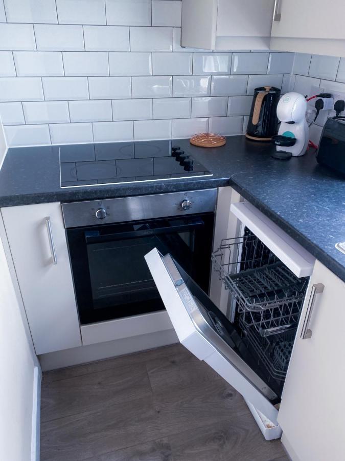 Stylish 1 Bedroom Flat In Wood Green Londyn Zewnętrze zdjęcie